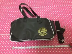 西武ライオンズ戦　ノベルティーエナメルバッグ黒　ロゴゴールド