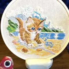 刺繍フレーム　浜辺の猫　置き型　壁掛け　レトロ　海　夏