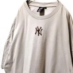 マジェスティック MLBニューヨークヤンキース刺繍 Tシャツ ベージュL古着