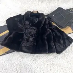 ロエベ　美品❤️ファーベスト付き羊革とカシミヤハーフコート　ブラック ロエベ美品❤️ファーベスト付き羊革とカシミヤハーフコートブラック