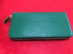 新品未使用　長財布 グリーン 本革 レディース 緑
