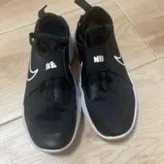 NIKE ナイキ フレックスランナー　20.5㌢ ブラック 黒