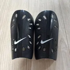 Nike シンガード ブラック