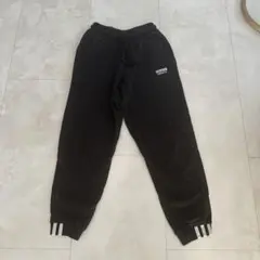 adidas 黒 ジャージパンツ