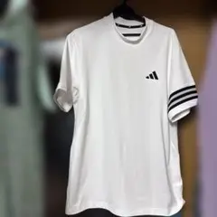 アディダス　Tシャツ　Lくらい