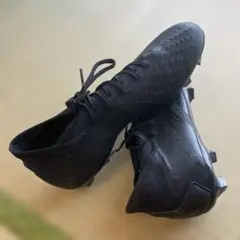ブラック ハイカット サッカーシューズ スパイク