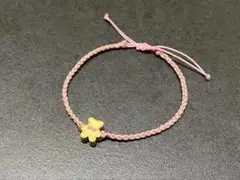 クマチャーム付きピンクブレスレット