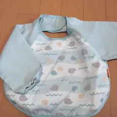 Combi クジラ柄 お食事エプロン 水色
