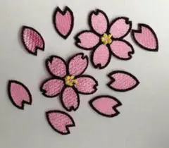 桜刺繍ワッペン　黒縁