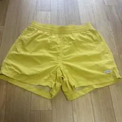 HELLY HANSEN イエロー　ショートパンツ