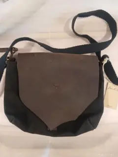 Item thumbnail for item 25005e1c-b6c0-493f-bdd1-9df08ac249bf