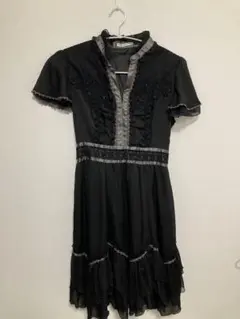 axes femme 黒 ワンピース 刺繍 レース ダークコア ゴスロリ