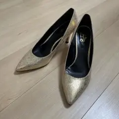 ゴールドヒールパンプス