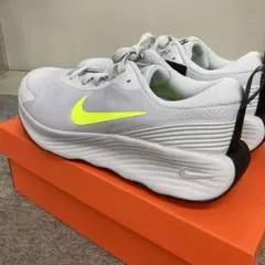 ナイキプロミナメンズスニーカーランニングジョギングシューズグレー新品28ナイキ