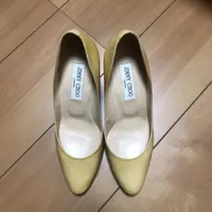 JIMMY CHOO ベージュパテント パンプス23.5センチ