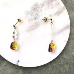 美味しいハンバーガーとポテトフライピアスorイヤリング