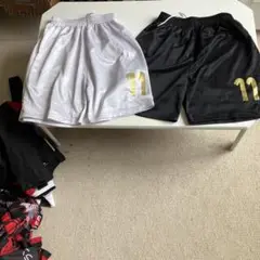 サッカー ハーフパンツ 白黒2色セット ゴールド番号11