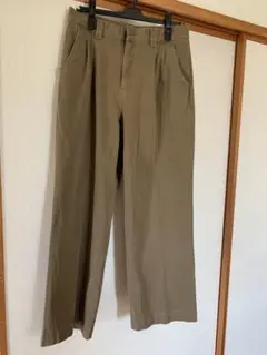 カーキ パンツ プリーツ入り