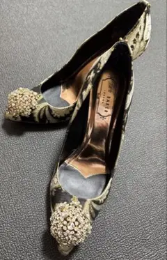【新品未使用】TED BAKER ビジュー付きパンプス