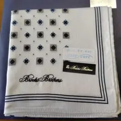 Brooks Brothers 白色柄 ハンカチ