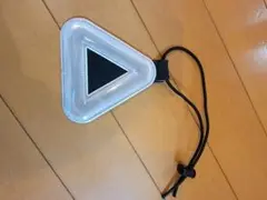 *BLUE LUG* triangle reflector (silver)
