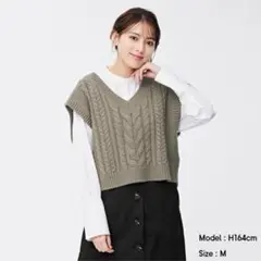ジーユー　チャンキーニットクロップドベスト　オリーブ（M）