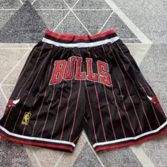 BULLS ストライプショートパンツ 黒赤 M