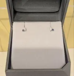 ジュエリーツツミ　K10ホワイトゴールド　ピアス　サファイア（キャッチなし）