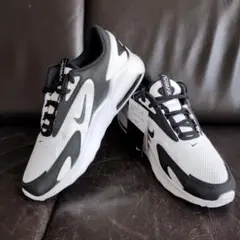 新品 未使用 タグ付き Nike Air Max Bolt 白/黒 スニーカー