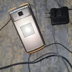 折りたたみ式携帯電話 シルバー オレンジ 充電器付き