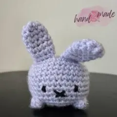 ラベンダー色のうさぎのあみぐるみ