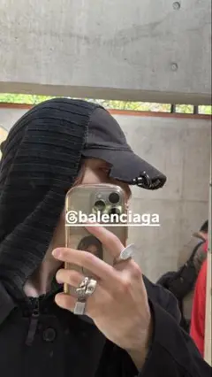 BALENCIAGA バレンシアガ23SS Heavy Piercing Cap