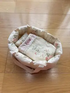 メルちゃん、りかちゃん　持ち運びベッド 花柄　ハンドメイド