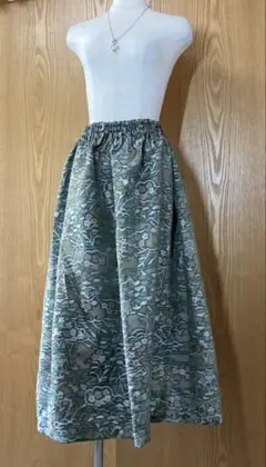 夏SALE‼️¥5300→¥4800‼️未使用反物から紬絹ロングスカートグリーン系