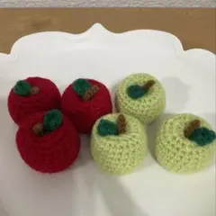 ＊＊ ぶぅ。＊＊ ちびりんご 赤&青♪