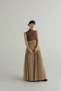 louren accordion pleats skirt beige M