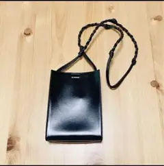Item thumbnail for item 9ad9a9e3-52f2-466c-bd5c-2bcbd65eb6ce