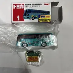トミカ 1 三菱ふそう エアロクイーン 初回限定メタルバッチ入り