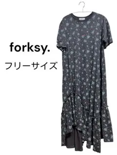 forksy. フラワープリントフリルワンピース チャコール