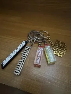2025年最新】Supreme FUCK キーホルダーの人気アイテム - メルカリ