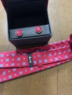 Harrods 幾何学模様 赤 ネクタイ カフスセット