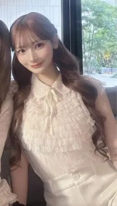 ノースリーブリボントップス