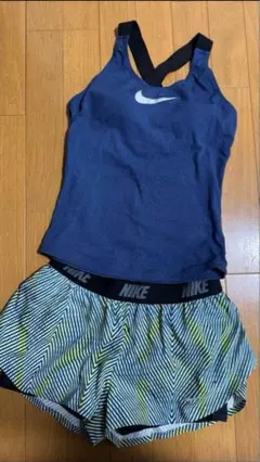 【美品】ナイキ　スイムウェア　水着　セパレート