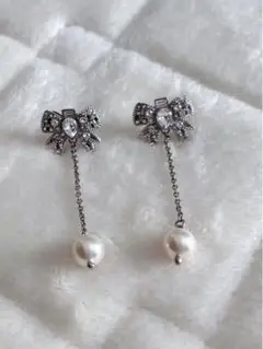 miumiu マイクロリボンジュエルピアス