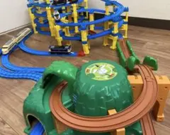 Item thumbnail for item 5915c1a8-4b31-4903-89bb-7694bd5ee0c0