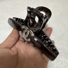 CC ブラック ヘアクリップ