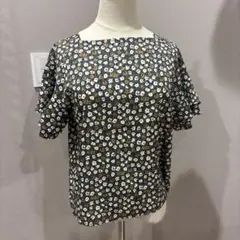 花柄フレアスリーブトップス