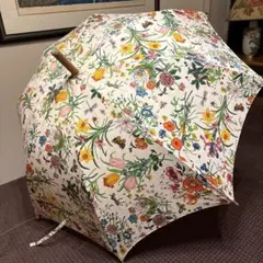 【レア】　GUCCI　グッチ　傘　シモ　ロゴ　総柄　コラージュ　柄　花　折り畳み レア】 GUCCI グッチ 傘 シモ ロゴ 総柄 コラージュ 柄 花 折り畳み