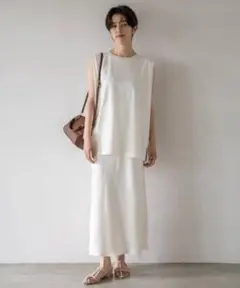 アパートバイローリーズ サテンスカート