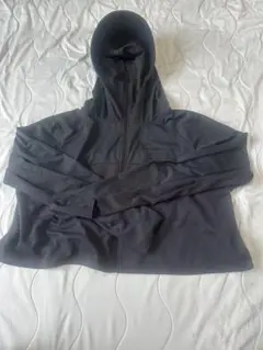 成瀬愛里　遮光パーカー 美品